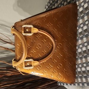 Louis Vuitton Bronze Vernis Forsyth Handbag